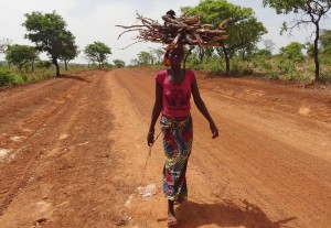 Tourisme solidaire Bénin - Cuiseurs économes en bois