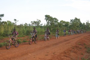 Tourisme solidaire Bénin - Peloton d'élèves