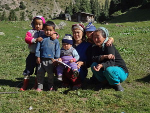 Voyage solidaire Kirghizstan - Arachan famille