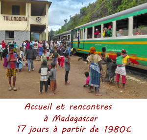 Mada - Entre Fianarantsoa et Manakara (En Gare de Tolongoina) titre